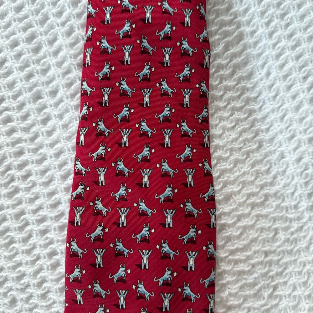 Vineyard Vines Red Bull Tie
